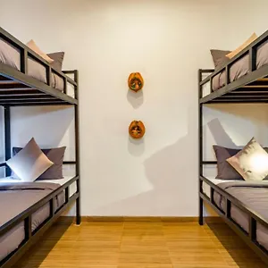 Hostel Aura House Indonesia